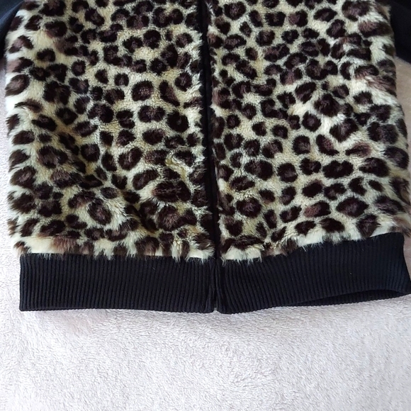 2012 PINK VS Leopard Faux Fur Full Zip Gold Foil Hooded Sweater - Picture 9 of 16
